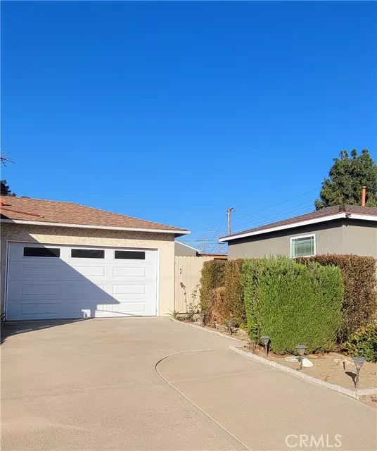 Lakewood, CA 90713,6167 Coldbrook Avenue