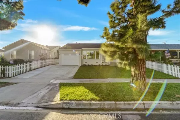 5209 Premiere Avenue, Lakewood, CA 90712