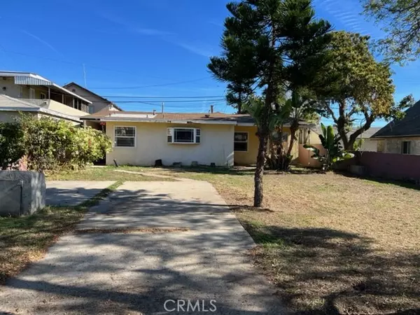 2388 Cerritos Avenue, Signal Hill, CA 90755