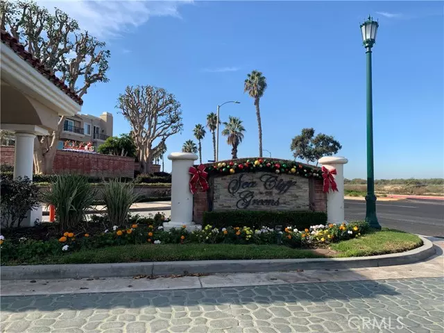 19282 Torreypines Circle, Huntington Beach, CA 92648