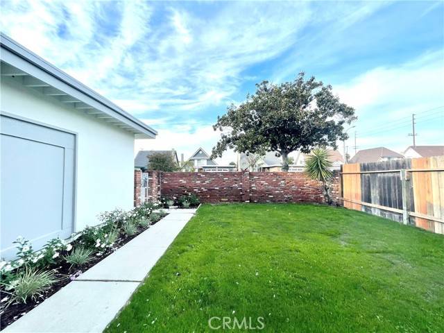 120 W Simmons Avenue, Anaheim, CA 92802