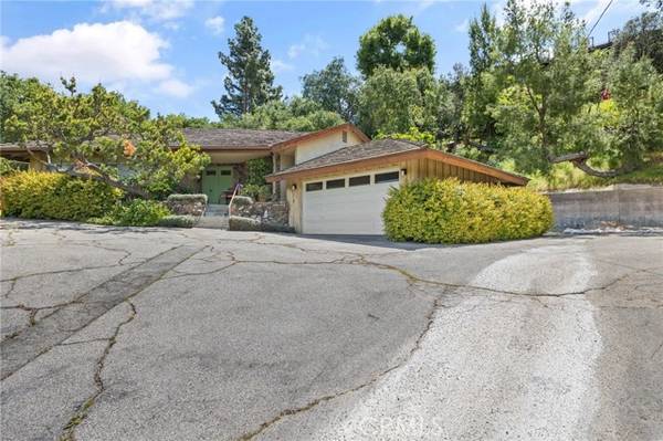 4067 Hayvenhurst Drive, Encino, CA 91436