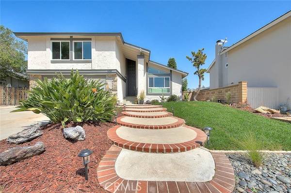 6581 E Carnegie Avenue, Anaheim Hills, CA 92807