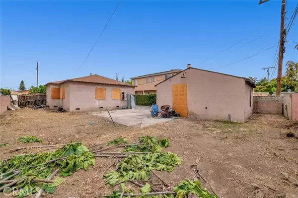 Carson, CA 90810,2556 E 219th Place