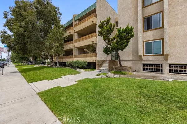 12141 Centralia Street #211, Lakewood, CA 90715