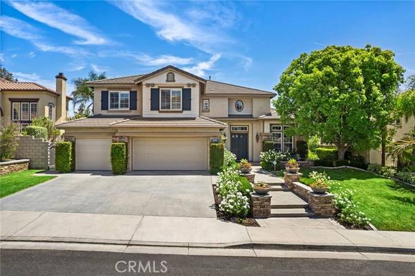 1040 S Summer Breeze Lane, Anaheim Hills, CA 92808