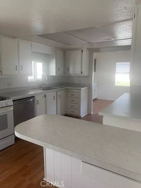 Glendora, CA 91741,208 S Barranca #33