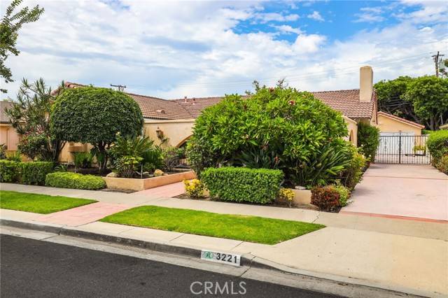 3221 Mainway Drive, Rossmoor, CA 90720