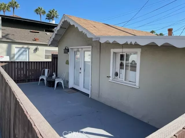 Huntington Beach, CA 92648,216 Walnut Avenue