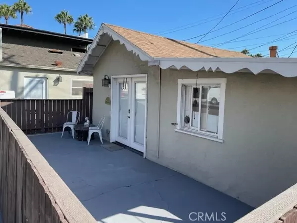 216 Walnut Avenue, Huntington Beach, CA 92648