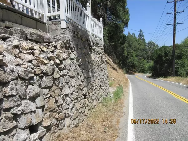 Crestline, CA 92322,22042 Waters Drive