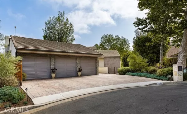 North Tustin, CA 92705,1242 PEACOCK HILL DRIVE