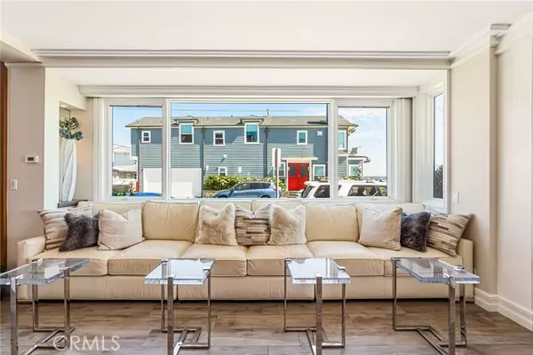 Newport Beach, CA 92663,2800 W Oceanfront