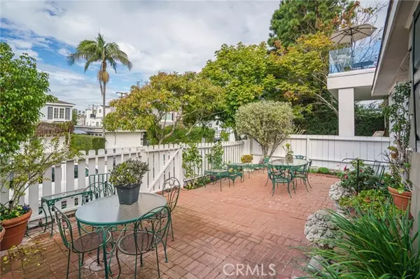 Corona Del Mar, CA 92625,406 Jasmine Avenue