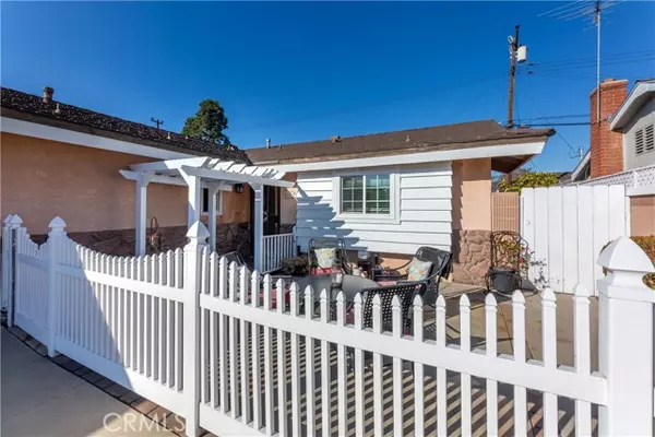 Lakewood, CA 90713,6423 Candor Street