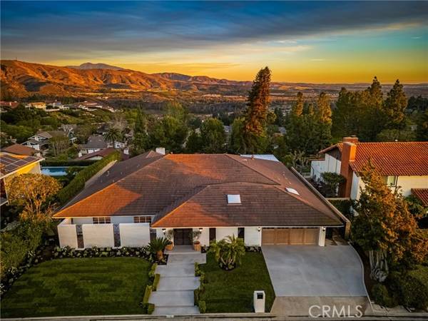 10952 Hunting Horn Drive, North Tustin, CA 92705