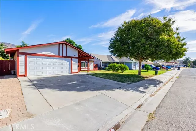 385 Wimbledon Drive, San Jacinto, CA 92583