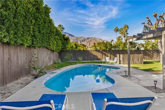 1485 E Via Escuela, Palm Springs, CA 92262