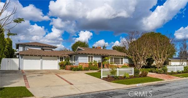 North Tustin, CA 92705,18101 Oak Ridge