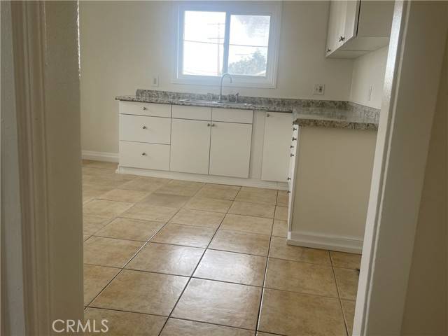 Los Angeles, CA 90003,109 E 95th Street #4