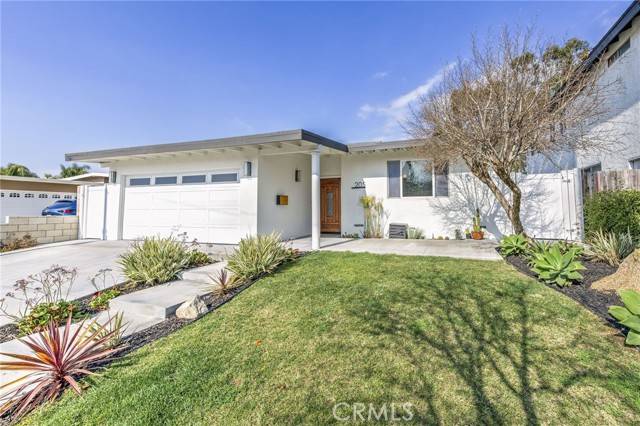 205 Surf Place, Seal Beach, CA 90740