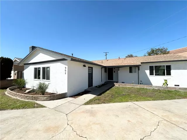 902 S Bewley Street, Santa Ana, CA 92704