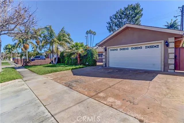 2521 S Poplar Street, Santa Ana, CA 92704