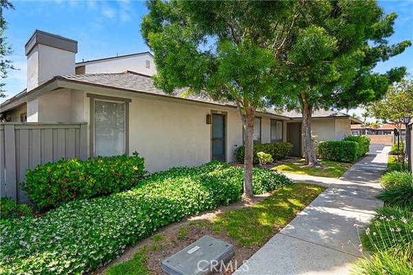 17416 Via Lindo #101, Tustin, CA 92780