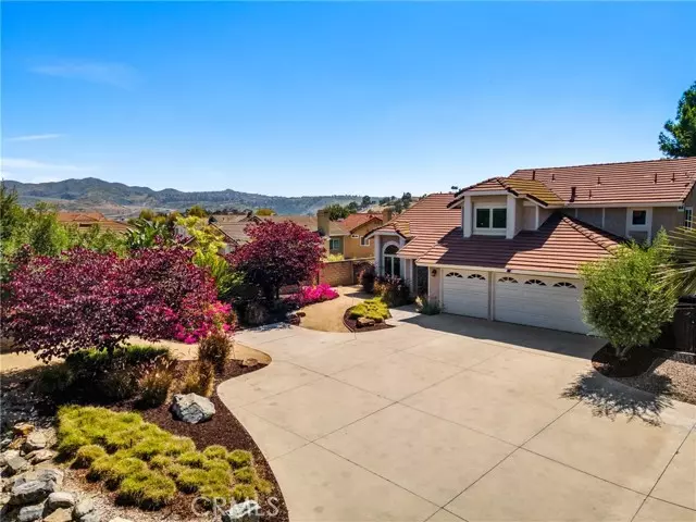 Yorba Linda, CA 92887,5435 Bluegrass Lane