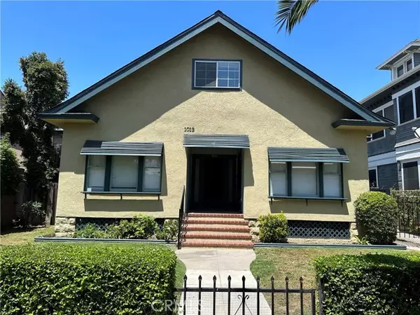 1013 Locust Avenue, Long Beach, CA 90813