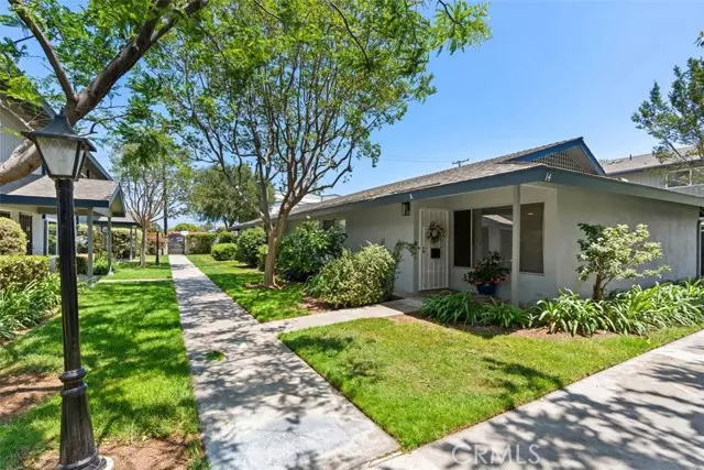 1107 W Memory Lane #14A, Santa Ana, CA 92706