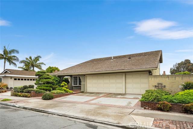 4664 Hazelnut Avenue, Seal Beach, CA 90740