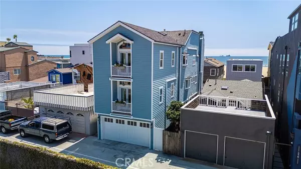 40 B Surfside Avenue, Surfside, CA 90743