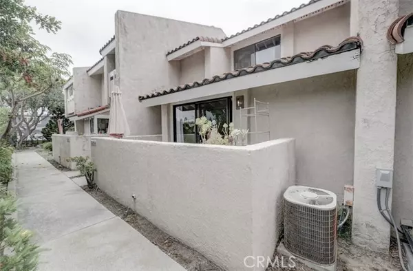 Costa Mesa, CA 92626,2464 Fairbrook Way