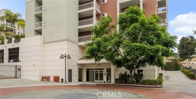 3740 Santa Rosalia Drive #216, Park Hills Heights, CA 90008