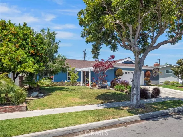 7641 Rhone Lane, Huntington Beach, CA 92647