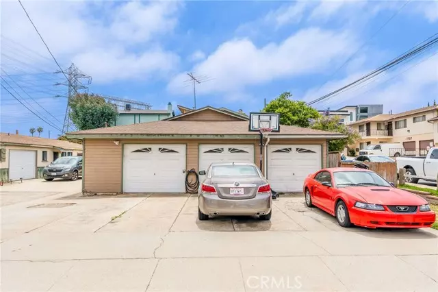 2500 Carnegie Lane, Redondo Beach, CA 90278