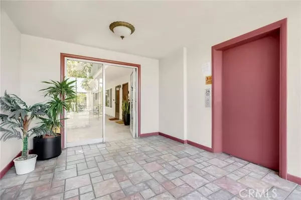 444 Obispo Avenue #204, Long Beach, CA 90814