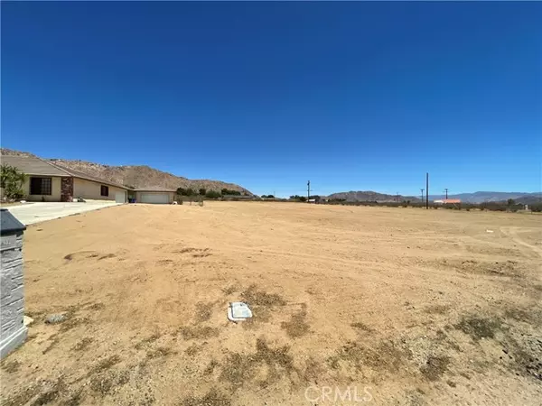 16977 Joshua Road, Apple Valley, CA 92307