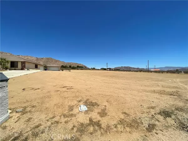 16977 Joshua Road, Apple Valley, CA 92307