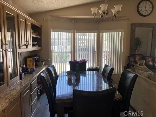 Corona, CA 92880,4901 Green River #41