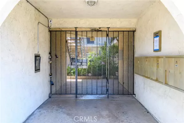 Long Beach, CA 90814,360 Gladys Avenue #1