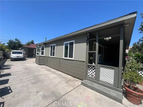 226 N Bewley Street, Santa Ana, CA 92703