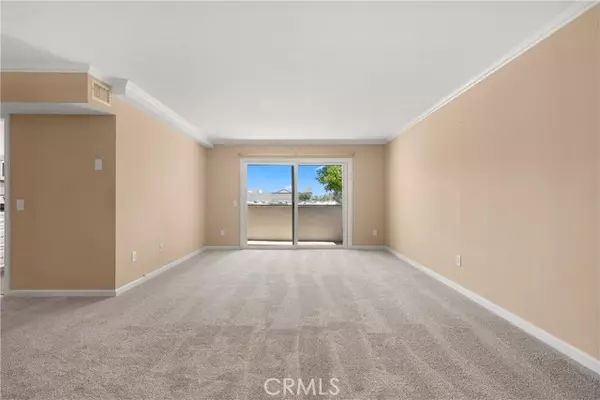 Huntington Beach, CA 92646,8777 Coral Springs Court #10G