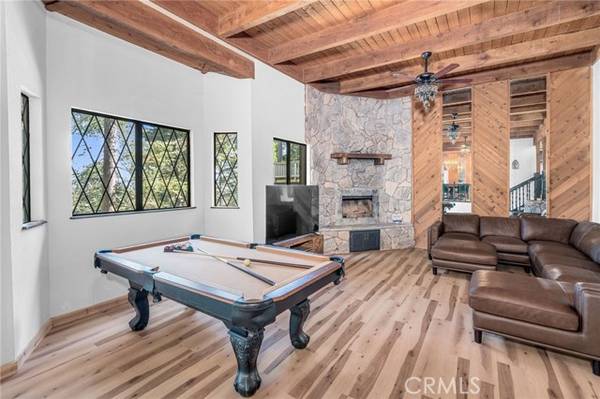 1107 Lugano Court, Crestline, CA 92325