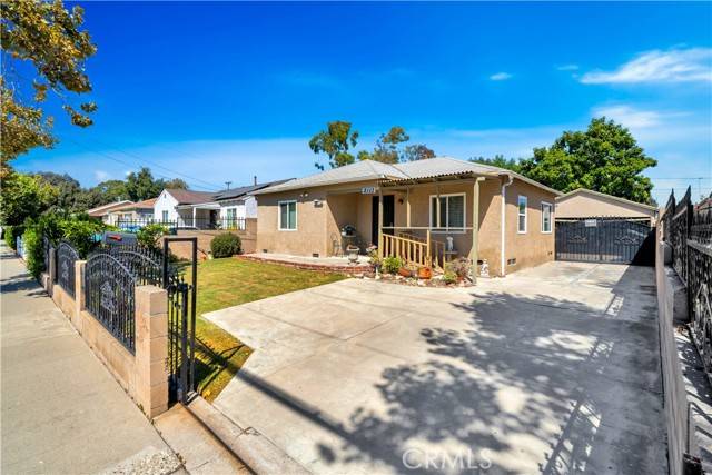 2113 Maple Street, Santa Ana, CA 92707