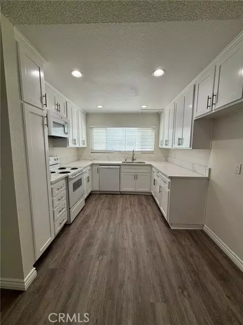 La Habra, CA 90631,951 N Euclid #4