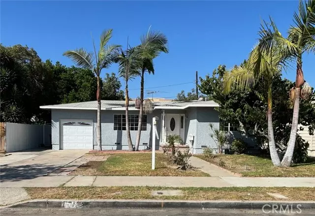 Anaheim, CA 92805,115 W Macarthur Manor