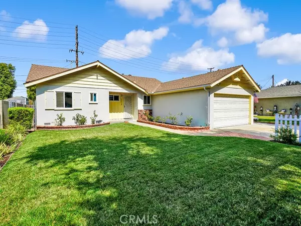 925 Virginia Avenue, Santa Ana, CA 92706