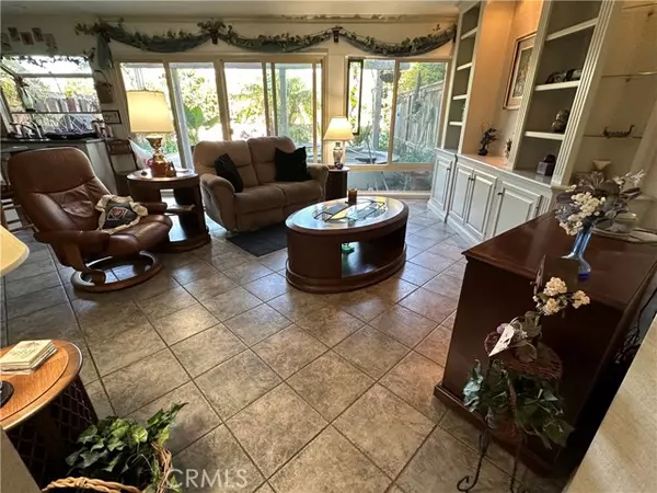 La Mirada, CA 90638,12203 Santa Gertrudes Avenue #11